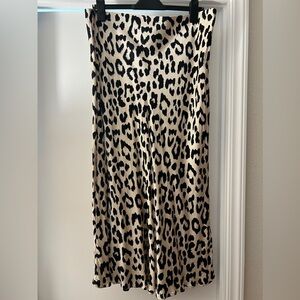 H&M leopard print skirt.